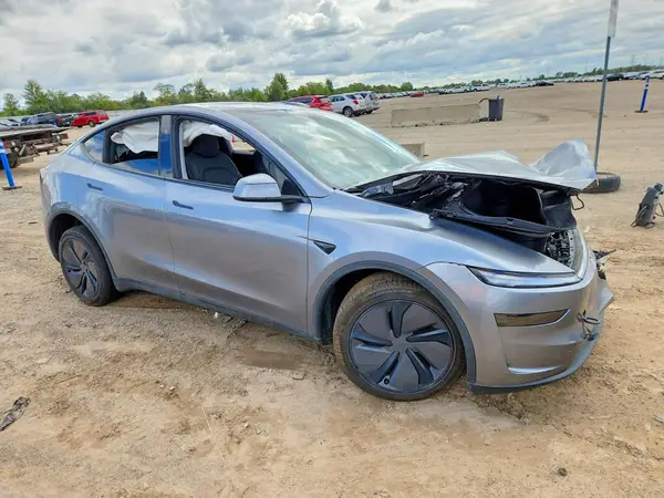 7SAYGDEE7TF339499 — 2026 Tesla Model Y, фото 4 с аукциона Copart, Передняя часть