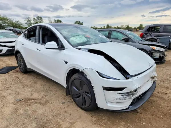 7SAYGDEEXTA582155 — 2026 Tesla Model Y, фото 4 с аукциона Copart, Передняя часть