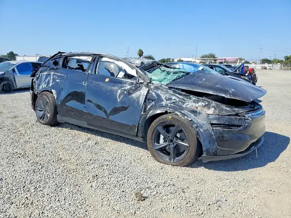 7SAYGDED2TF425892 — 2026 Tesla Model Y, фото 4 с аукциона Copart, Опрокидывание