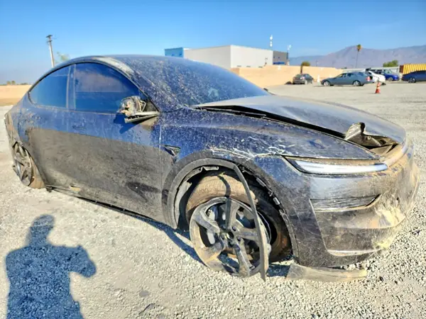 7SAYGDED0TF621877 — 2026 Tesla Model Y, фото 4 с аукциона Copart, Опрокидывание