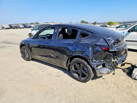 2026 Tesla Model Y VIN 7SAYGDED2TF582516 фото 2