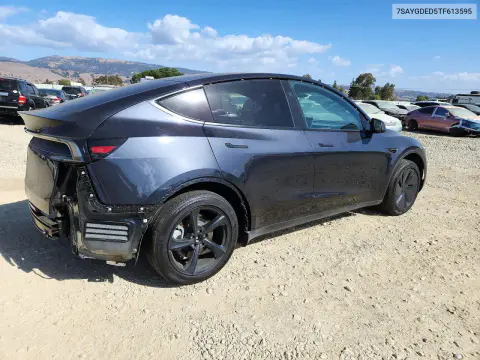 2026 Tesla Model Y VIN 7SAYGDED5TF613595 фото 3