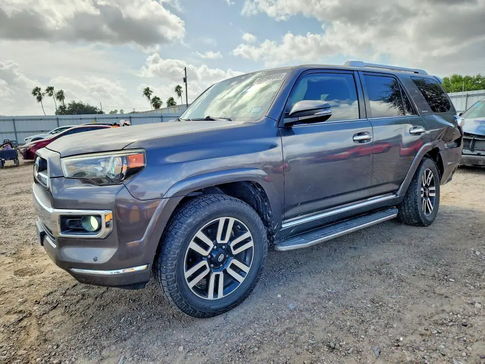 JTEZU5JR5G5116275 Toyota 4RUNNER 2016 — повреждение Задняя часть, фото до ремонта