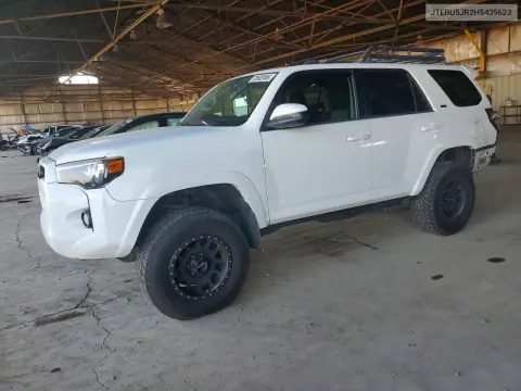 JTEBU5JR2H5439623 — 2017 Toyota 4RUNNER, Задняя часть, фото до ремонта