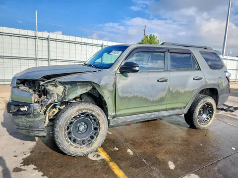 JTEBU5JRXJ5518673 — 2018 Toyota 4RUNNER, Передняя часть (Front End), фото до ремонта