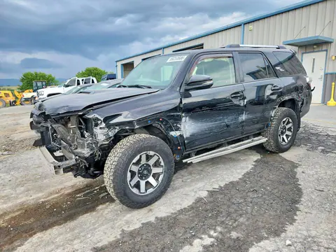 JTEBU5JR8J5592254 — 2018 Toyota 4RUNNER, Передняя часть (Front End), фото до ремонта