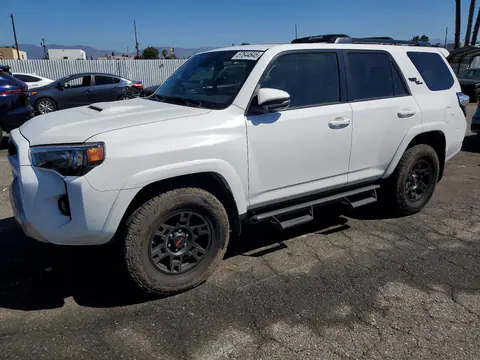 JTEBU5JRXL5782074 — 2020 Toyota 4RUNNER, Передняя часть (Front End), фото до ремонта