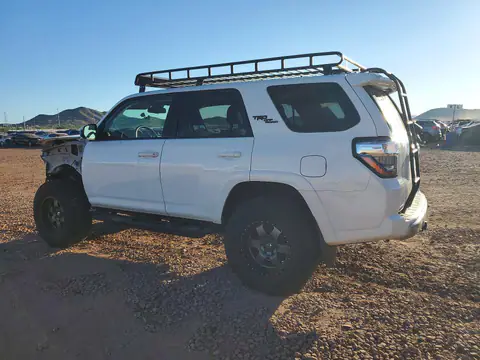 JTEBU5JRXL5831628 — 2020 Toyota 4RUNNER, фото 2 с аукциона Copart 13.10.2026, Передняя часть