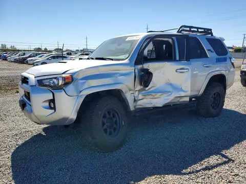 JTERU5JRXP6141988 — 2023 Toyota 4RUNNER, Боковая часть (Side), фото до ремонта