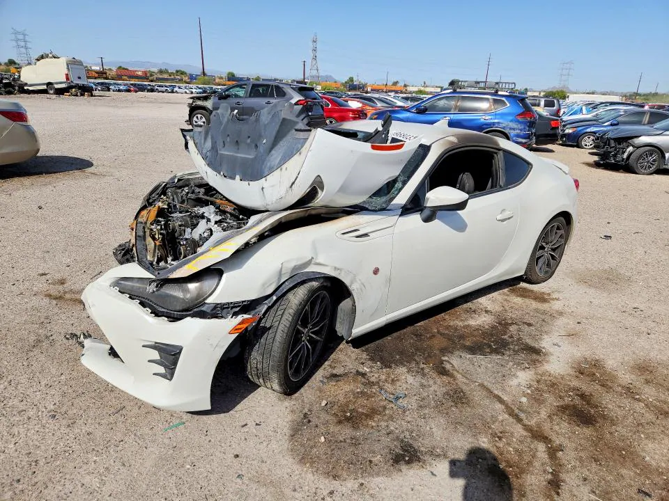 2017 Toyota 86 VIN JF1ZNAA10H8705017 фото 1