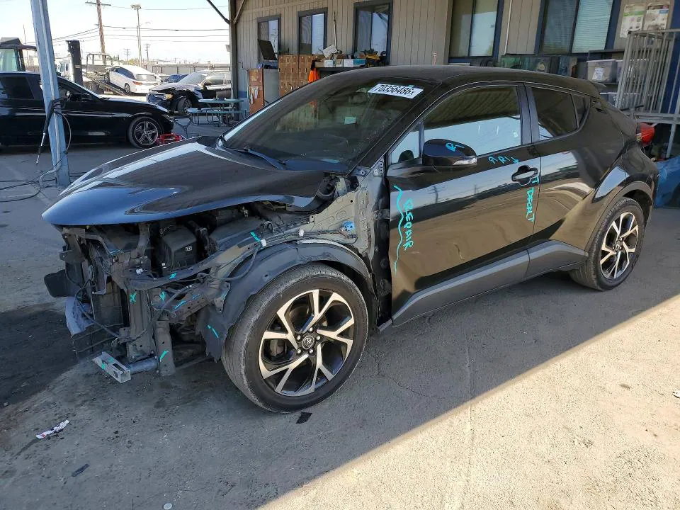 2018 Toyota C-HR VIN JTNKHMBX9J1007734 фото 1
