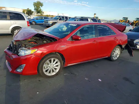 4T1BD1FK8CU010389 — 2012 Toyota Camry Hybrid, Передняя часть (Front End), фото до ремонта