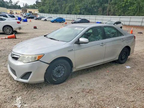 4T1BD1FK3DU093957 — 2013 Toyota Camry Hybrid, Передняя часть (Front End), фото до ремонта
