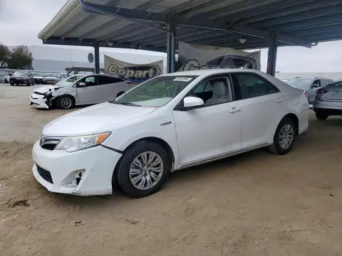 4T1BD1FKXEU115650 — 2014 Toyota Camry Hybrid, Передняя часть (Front End), фото до ремонта