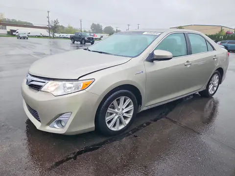 4T1BD1FK3EU098853 — 2014 Toyota Camry Hybrid, Задняя часть (Rear End), фото до ремонта