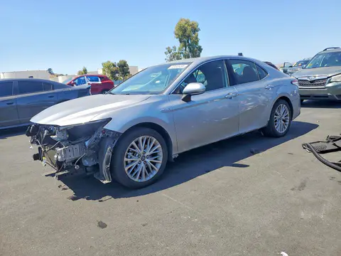 4T1B21HK2KU517712 — 2019 Toyota Camry Hybrid, Передняя часть (Front End), фото до ремонта