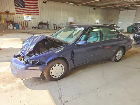 4T1BG28K0WU363823 — 1998 Toyota Camry, Передняя часть (Front End), фото до ремонта