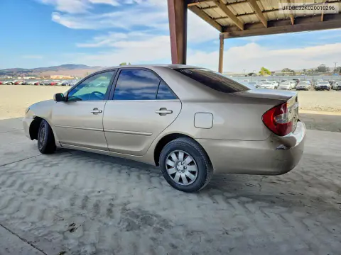 2002 Toyota Camry Le VIN JTDBE32K020010296 фото 2