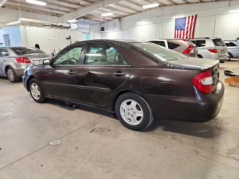 2002 Toyota Camry Le VIN 4T1BE32K42U544227 фото 2