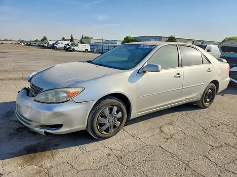 JTDBE32K040280499 — 2004 Toyota Camry, Передняя часть (Front End), фото до ремонта