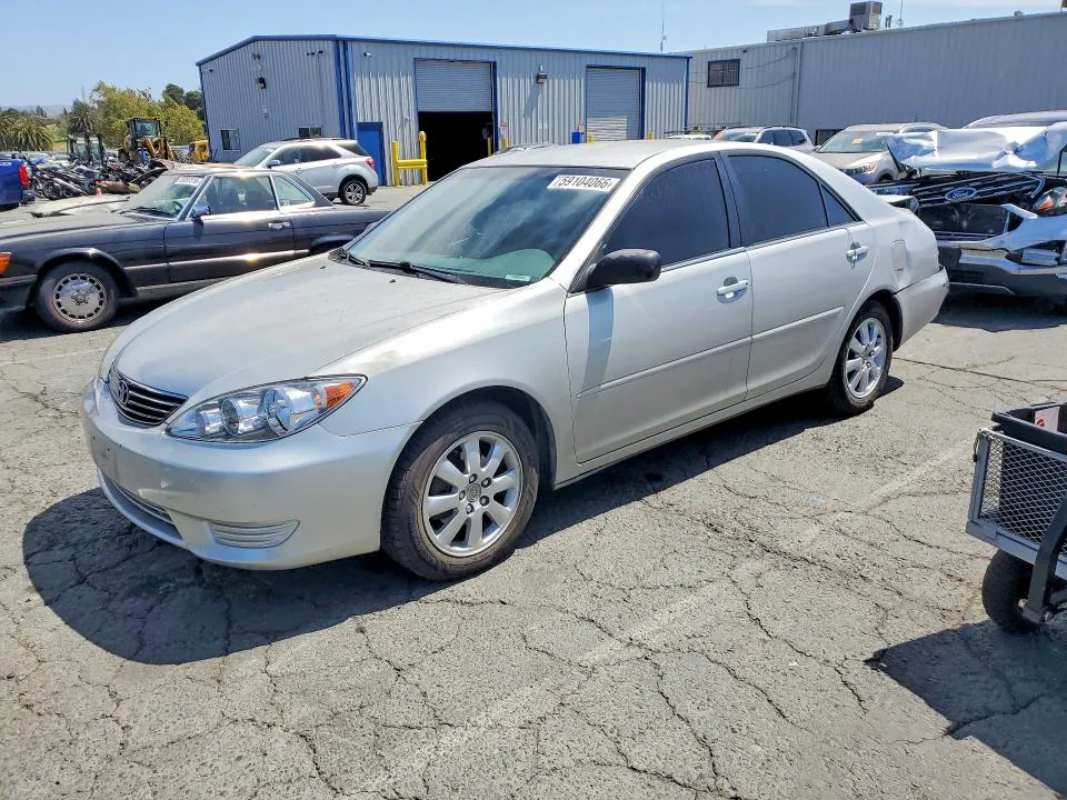 2005 TOYOTA CAMRY VIN 4T1BE32K35U037131 фото 1