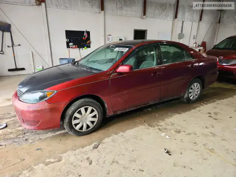 4T1BE30K85U005438 — 2005 Toyota Camry, Передняя часть, фото до ремонта