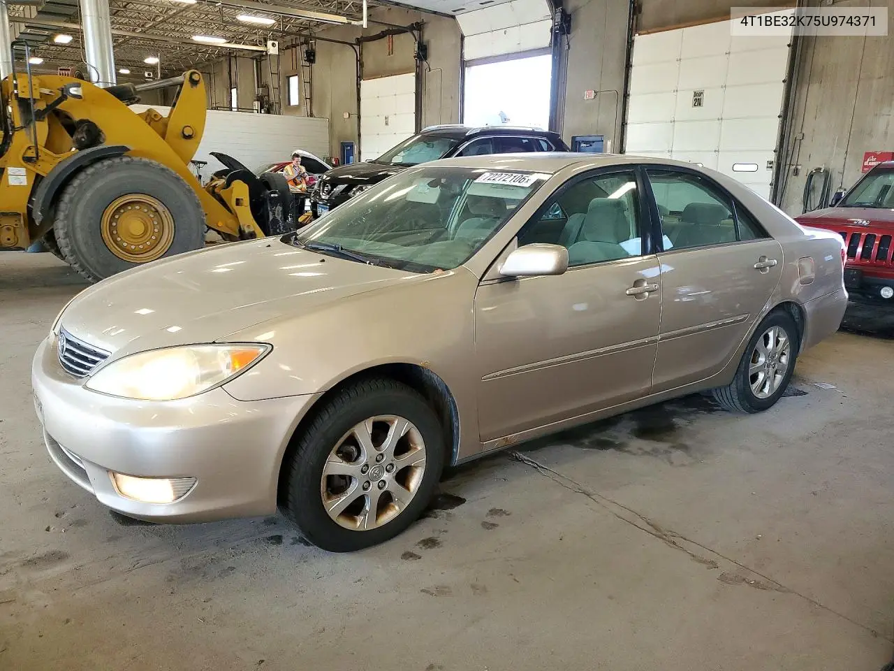 2005 Toyota Camry Xle VIN 4T1BE32K75U974371 фото 1