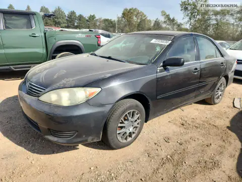 4T1BE32KX5U063936 — 2005 Toyota Camry, Задняя часть, фото до ремонта