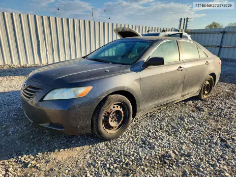 4T1BE46K27U575029 — 2007 Toyota Camry, Задняя часть, фото до ремонта