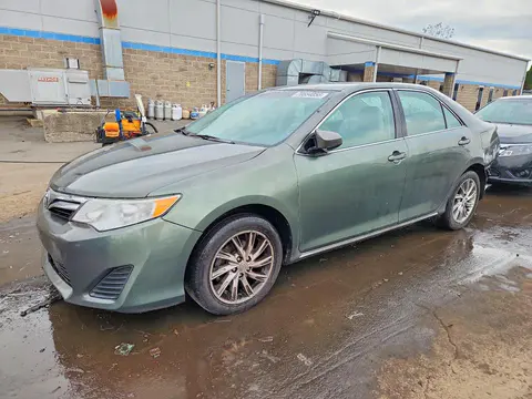 4T1BF1FK6CU564637 — 2012 Toyota Camry, Задняя часть (Rear End), фото до ремонта