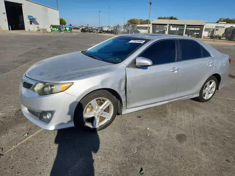 4T1BF1FK3DU660792 — 2013 Toyota Camry, Боковая часть (Side), фото до ремонта