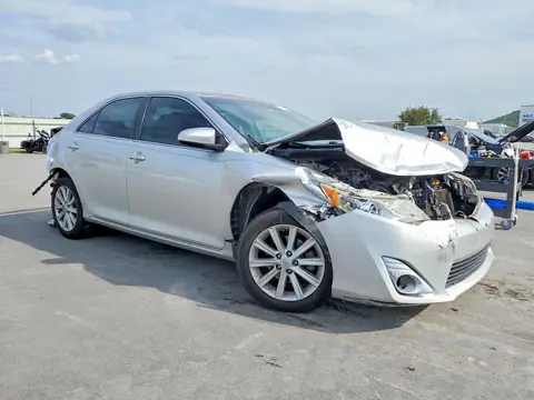 4T1BF1FK6EU752190 — 2014 Toyota Camry, фото 4 с аукциона Copart 30.09.2026, Передняя часть