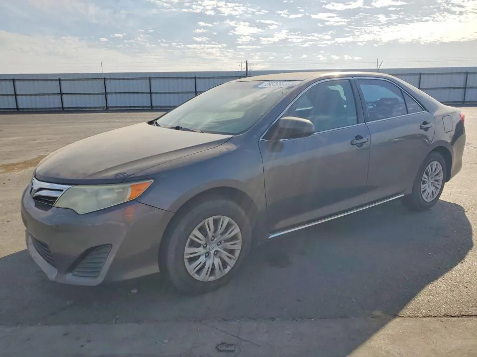 2014 Toyota Camry VIN 4T4BF1FKXER385252 фото 1