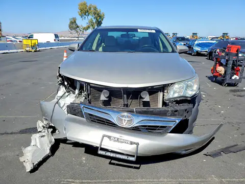 4T4BF1FK2ER401752 — 2014 Toyota Camry, Передняя часть, фото до ремонта