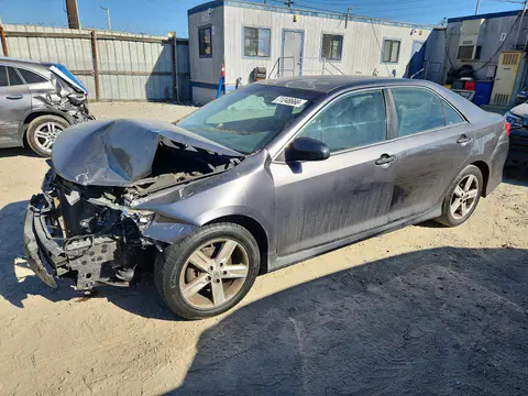 4T1BF1FK0EU737586 — 2014 Toyota Camry, Передняя часть (Front End), фото до ремонта