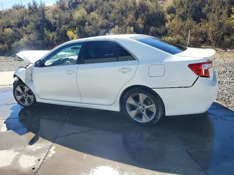 2014 Toyota Camry Se Sport VIN 4T1BF1FK2EU400286 фото 2