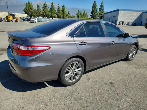 4T1BF1FK7FU480976 — 2015 Toyota Camry, фото 3 с аукциона Copart 29.09.2026, Передняя часть