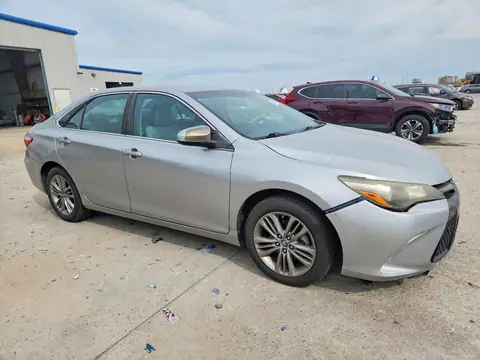 4T1BF1FK0FU057737 — 2015 Toyota Camry, фото 4 с аукциона Copart 30.09.2026, Боковая часть