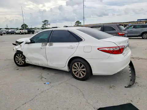 4T4BF1FK6FR512760 — 2015 Toyota Camry, фото 2 с аукциона Copart 30.09.2026, Передняя часть