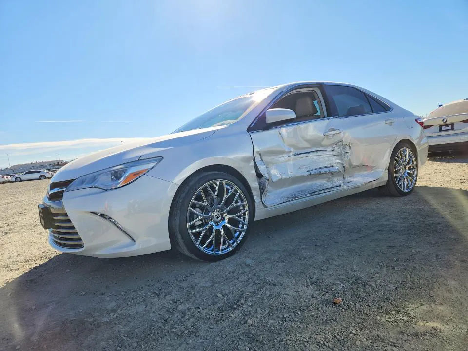 2015 Toyota Camry VIN 4T1BK1FK2FU561332 фото 1