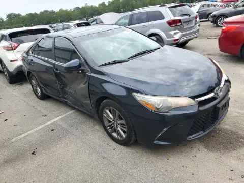 4T1BF1FKXFU087599 — 2015 Toyota Camry, фото 4 с аукциона Copart, Боковая часть