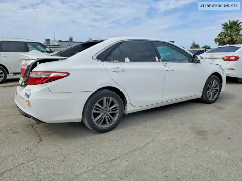 4T1BF1FK0GU251976 — 2016 Toyota Camry, фото 3 с аукциона Copart, Задняя часть