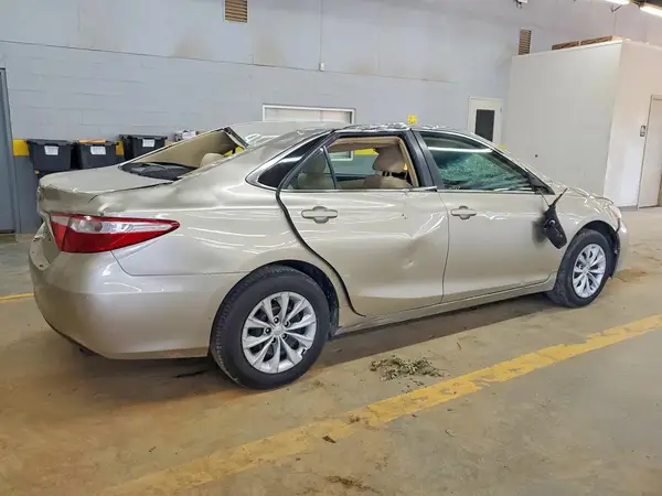 4T4BF1FK7GR576713 — 2016 Toyota Camry, фото 3 с аукциона Copart 07.10.2026, Повреждения со всех сторон