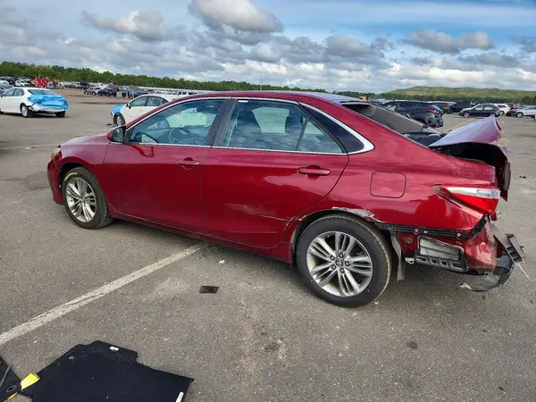 4T1BF1FK1GU605097 — 2016 Toyota Camry, фото 2 с аукциона Copart 05.10.2026, Задняя часть