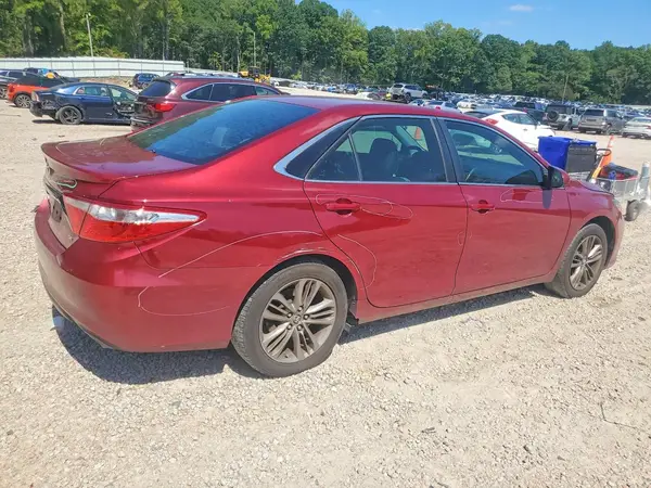 4T1BF1FK2GU540776 — 2016 Toyota Camry, фото 3 с аукциона Copart, Вандализм