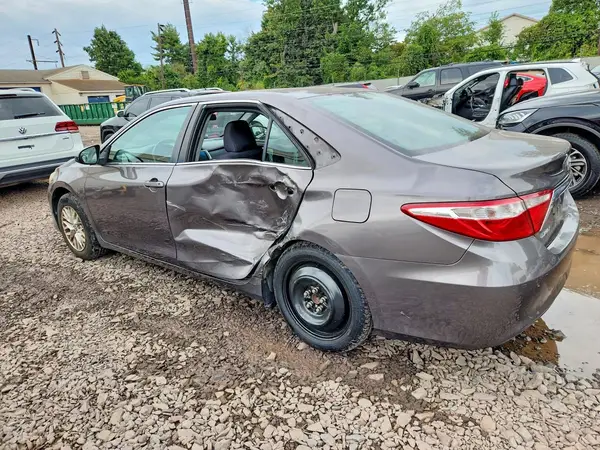 4T1BF1FK3GU172169 — 2016 Toyota Camry, фото 2 с аукциона Copart 28.09.2026, Боковая часть