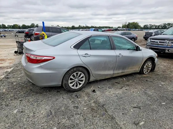 4T4BF1FK2GR523885 — 2016 Toyota Camry, фото 3 с аукциона Copart 14.10.2026, Передняя часть