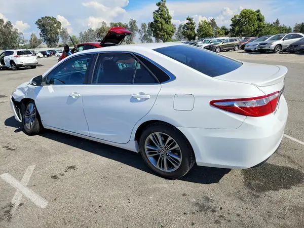 4T1BF1FKXGU166627 — 2016 Toyota Camry, фото 2 с аукциона Copart, Передняя часть