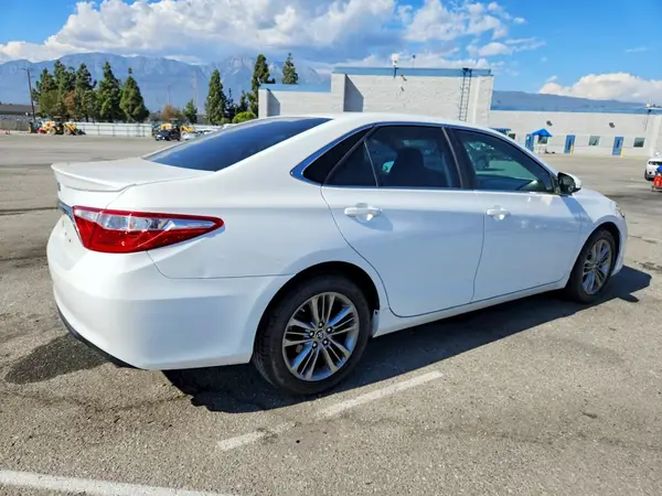 4T1BF1FKXGU166627 — 2016 Toyota Camry, фото 3 с аукциона Copart, Передняя часть