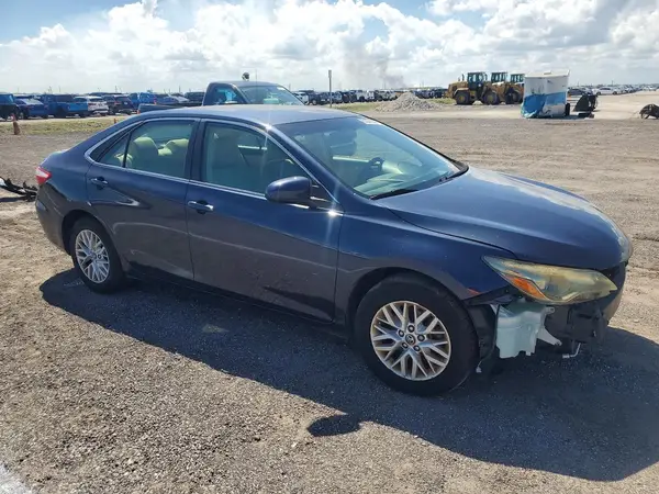 4T1BF1FK5HU718441 — 2017 Toyota Camry, фото 4 с аукциона Copart, Передняя часть